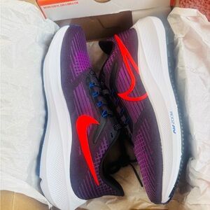 NIKE AIR ZOOM Women’s Athletic Shoes - Purple with orange Swoosh